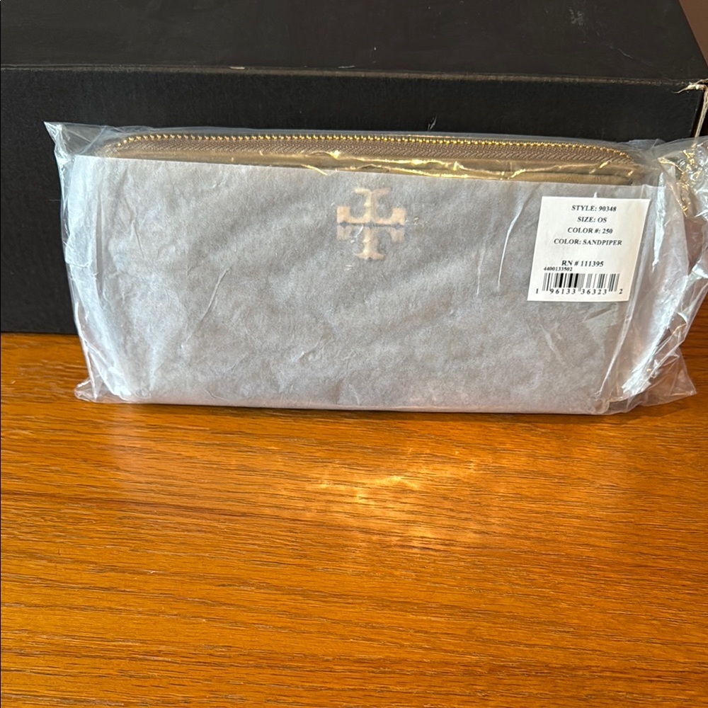 NEW Tory Burch Kira Chevron Zip Continental Wallet Sandpiper